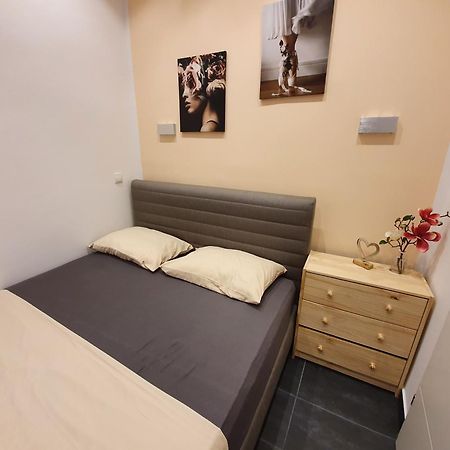 Stylisches 2-Zimmer Design-Apartment An Der U1 Favoritenstrasse Vienna Esterno foto