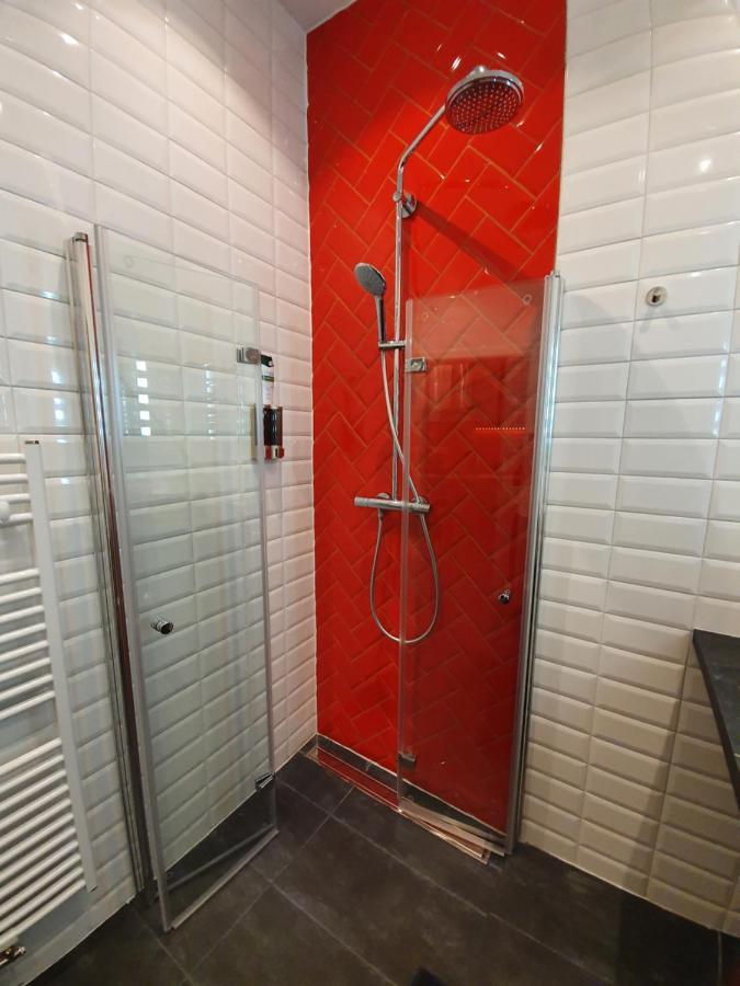 Stylisches 2-Zimmer Design-Apartment An Der U1 Favoritenstrasse Vienna Esterno foto