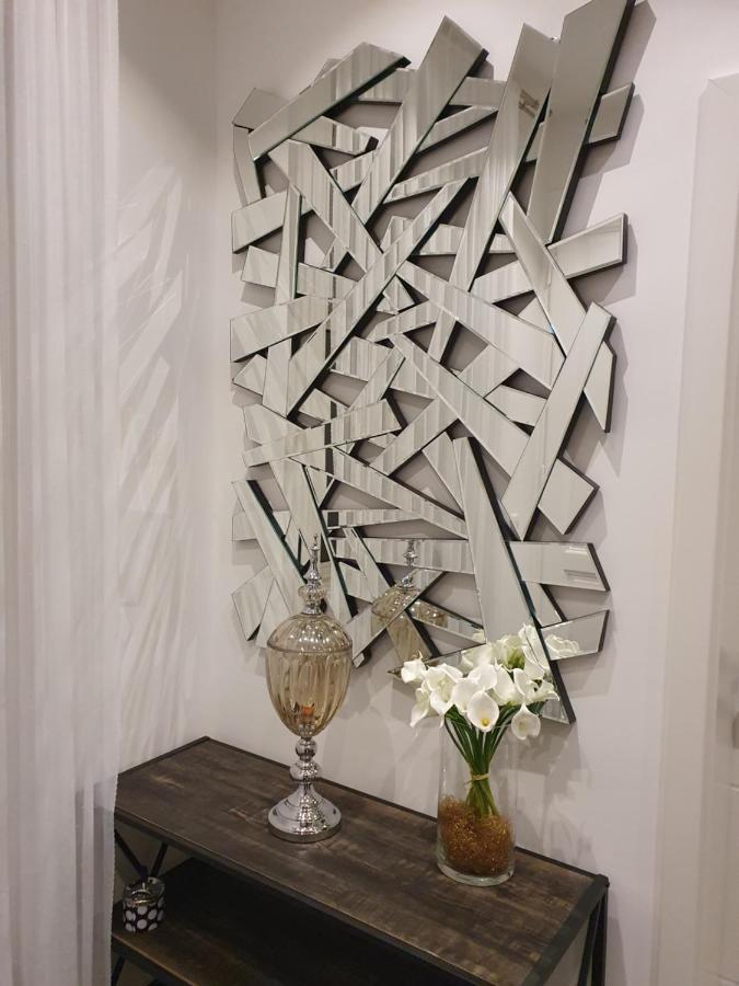 Stylisches 2-Zimmer Design-Apartment An Der U1 Favoritenstrasse Vienna Esterno foto