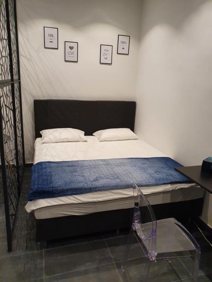 Stylisches 2-Zimmer Design-Apartment An Der U1 Favoritenstrasse Vienna Esterno foto